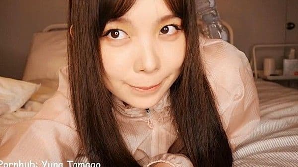 脱掉瑜伽裤大屁股一览无遗