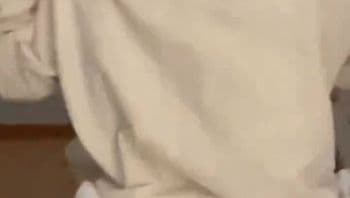 邻居清新学生美少女范诗雅和同居男友性爱啪啪