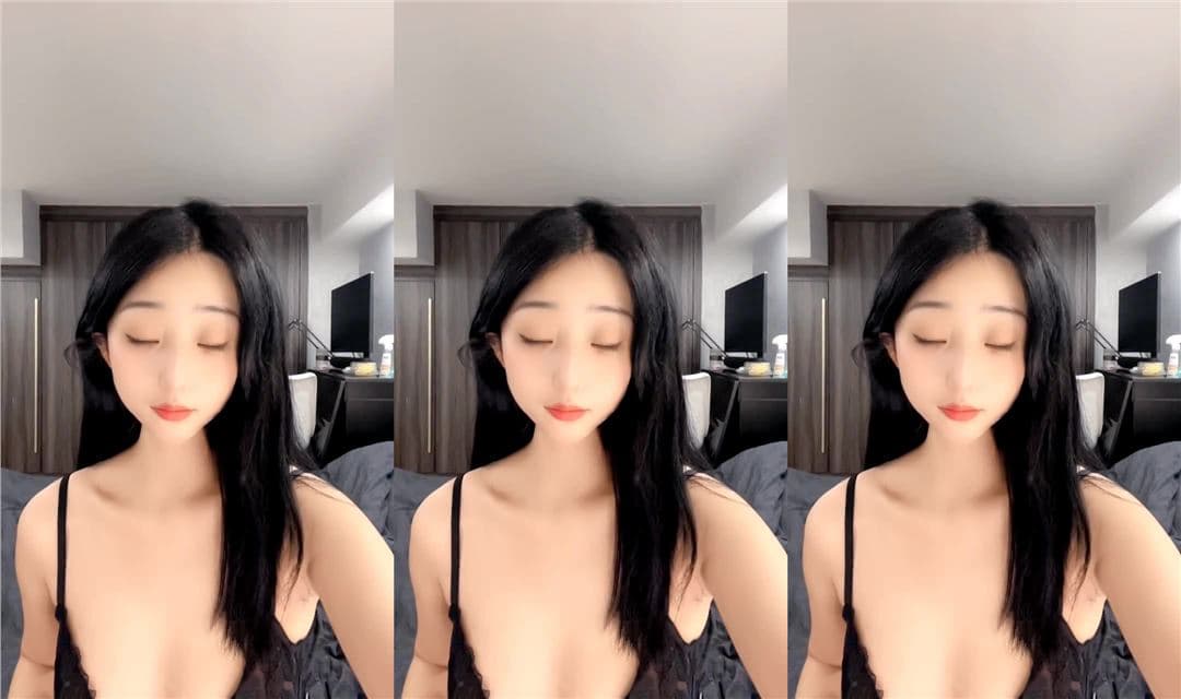 极品女模航空菲菲全程露脸精彩大秀直播，颜值高身材好跟狼友互动撩骚听指挥，道具抽插骚穴浪叫不止呻吟可射