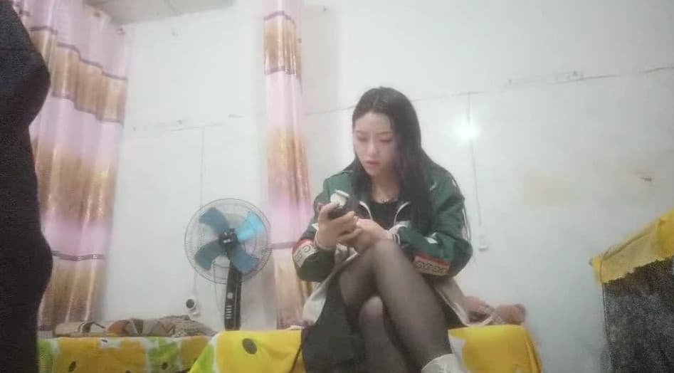 嫖娼达人 暗访偷拍黑丝发廊少妇奶大微胖 一摸下面全是水